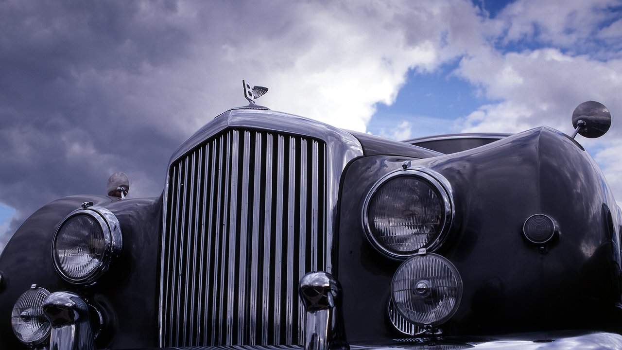Published a new list of cars subject to the “luxury tax”.