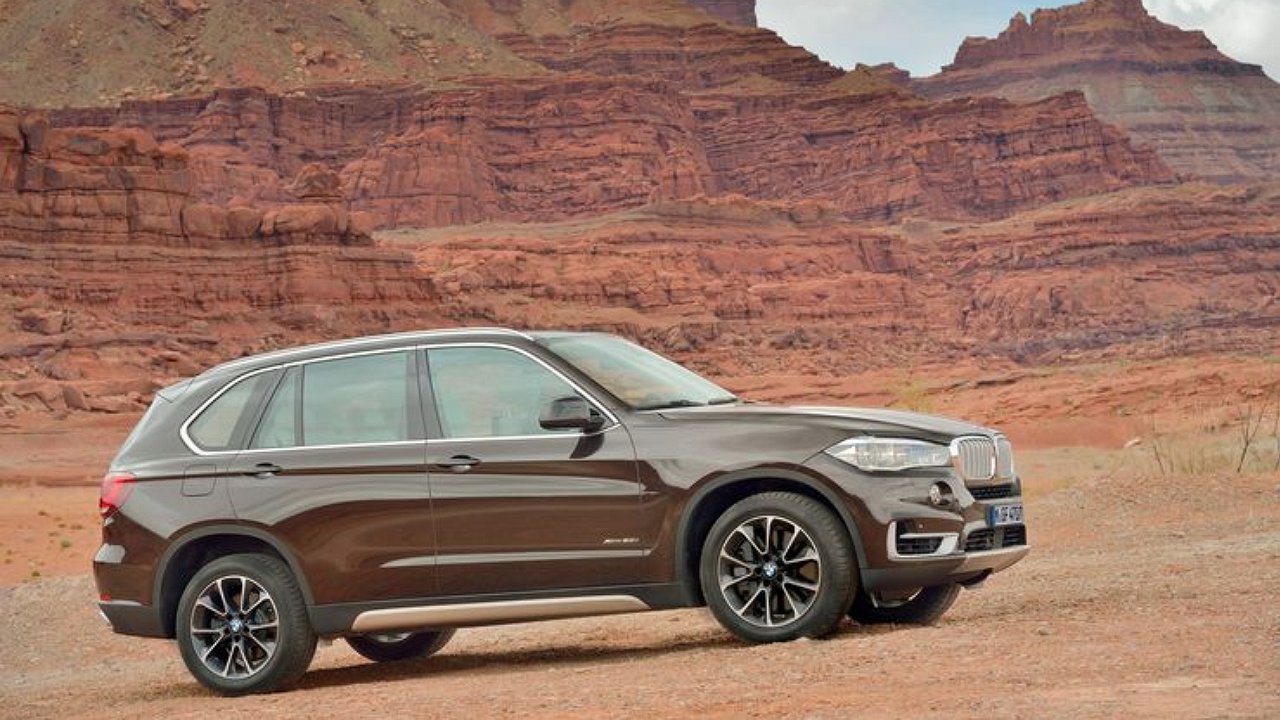Russians are massively buying three-year-old premium cars in the “secondary market”