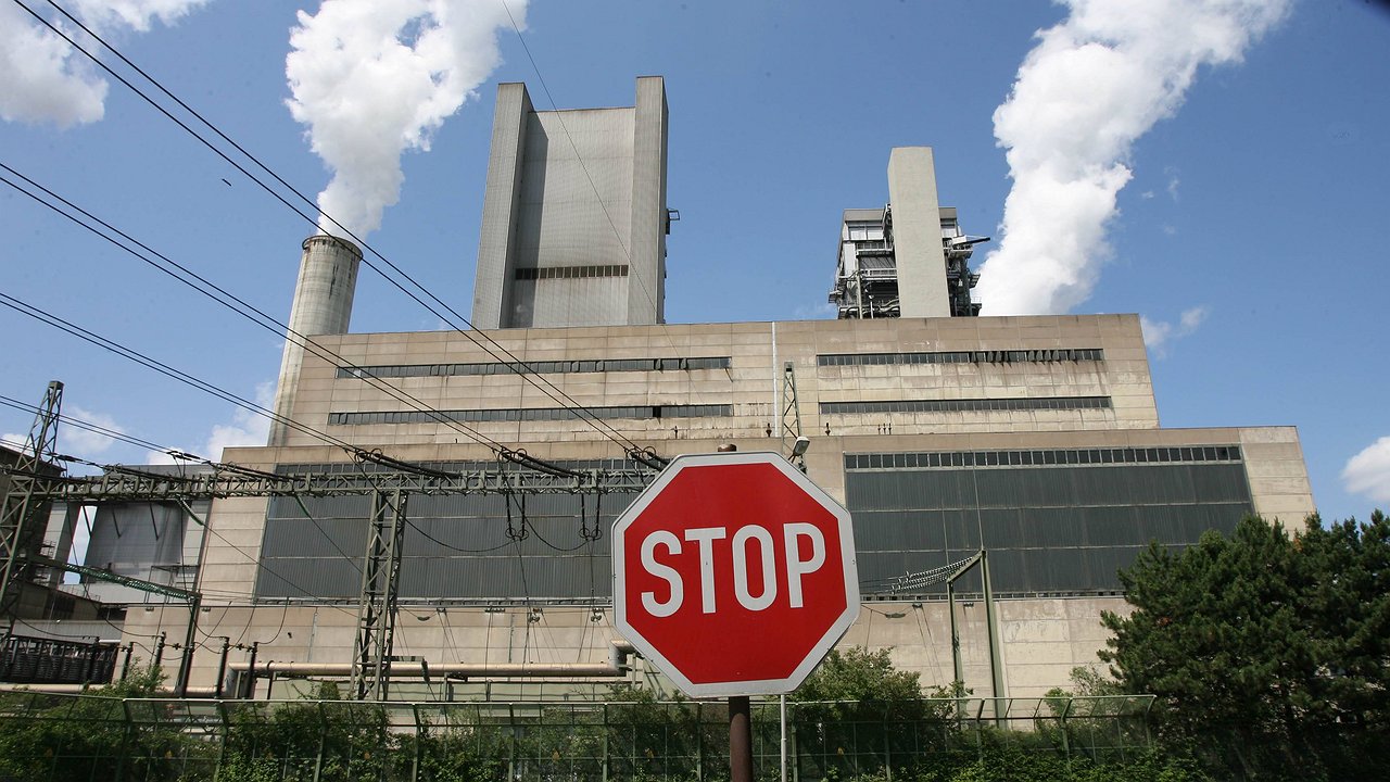 The European car industry fed the demonic “greens” a fairy tale about environmentally friendly “electronic fuel”