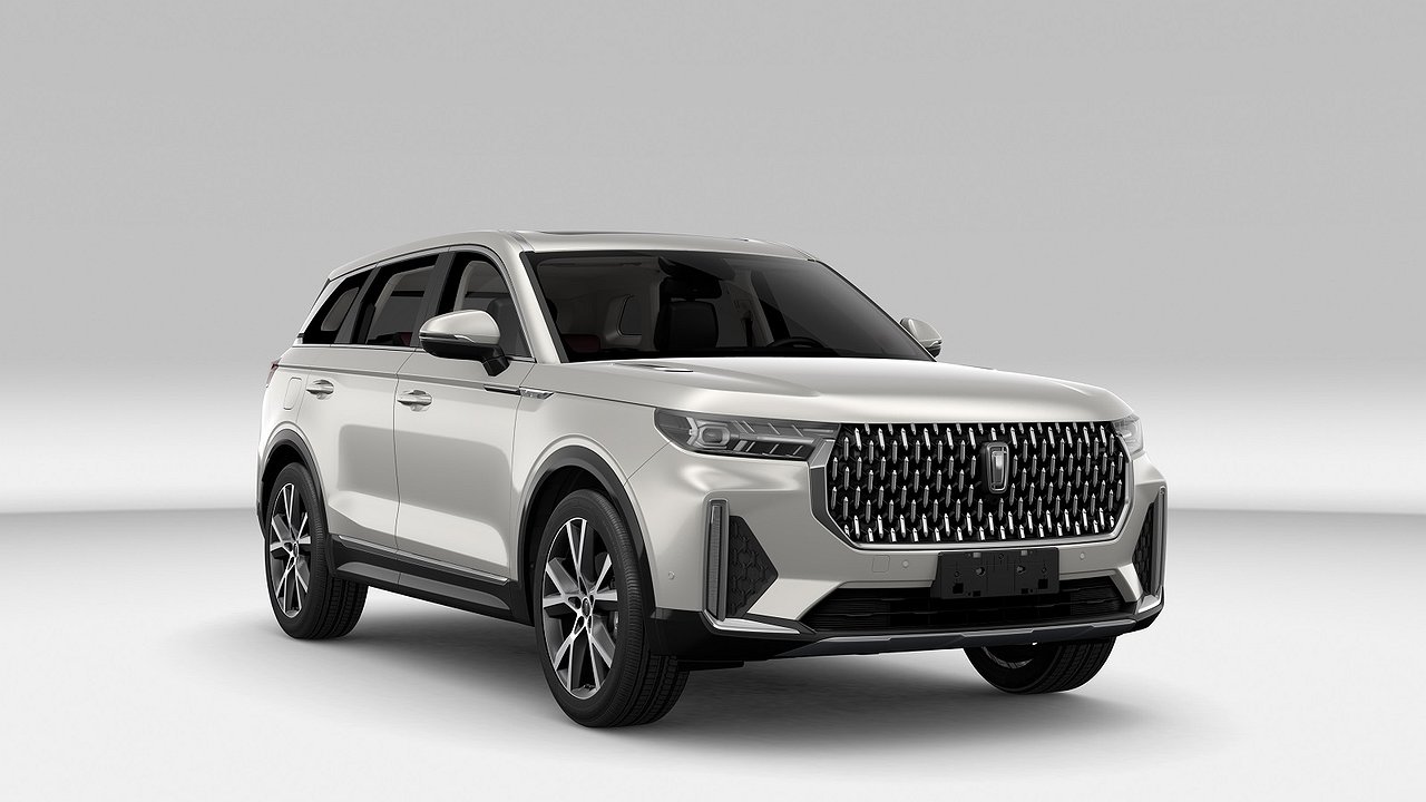 FAW brought a new mid-sized crossover to Russia