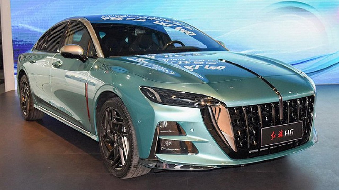 Liftback Hongqi H6 suddenly appeared in Russia