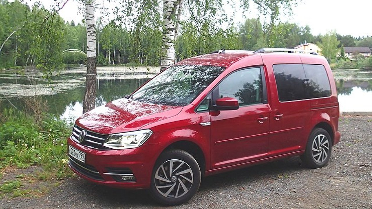 The most popular used minivans and vans on the Russian market
