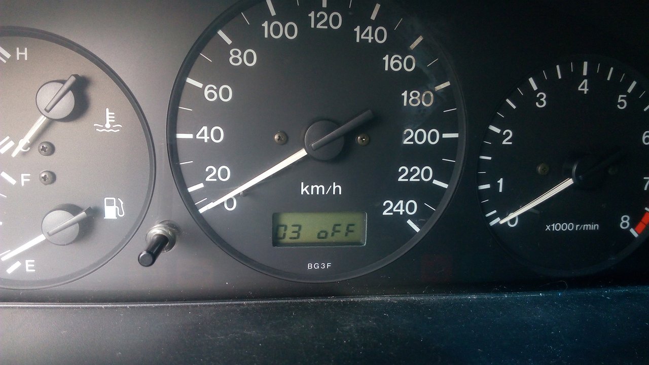 Hidden functions of the daily mileage reset button that help identify faults