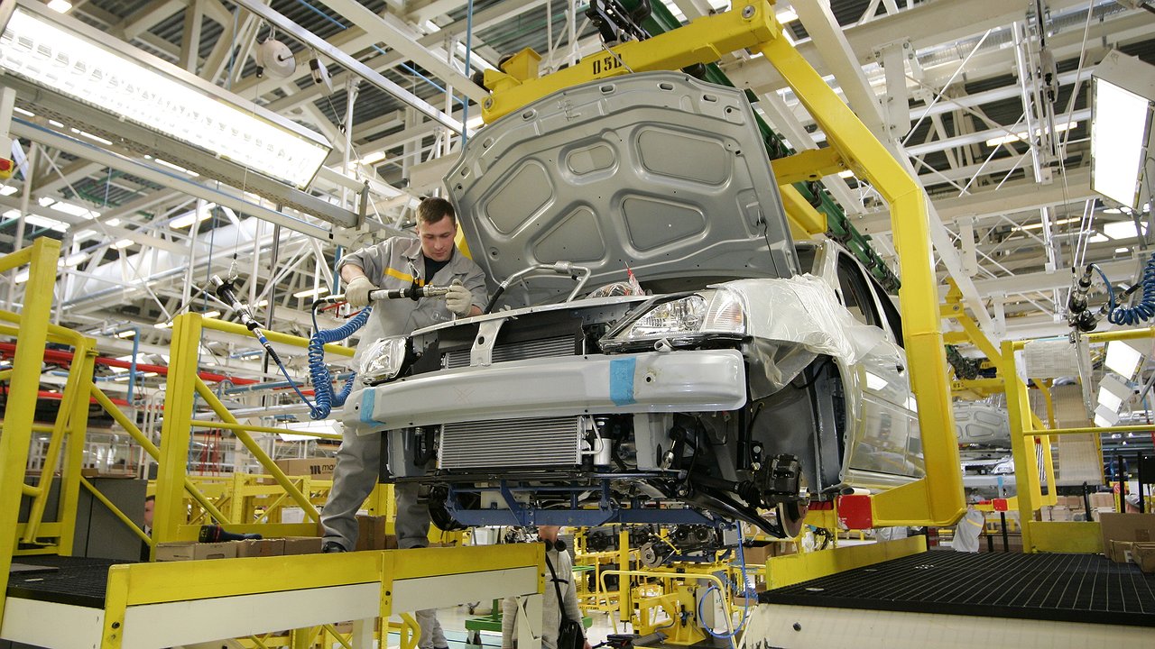 Russian car dealers demanded compensation from Renault for losses resulting from the company’s exit