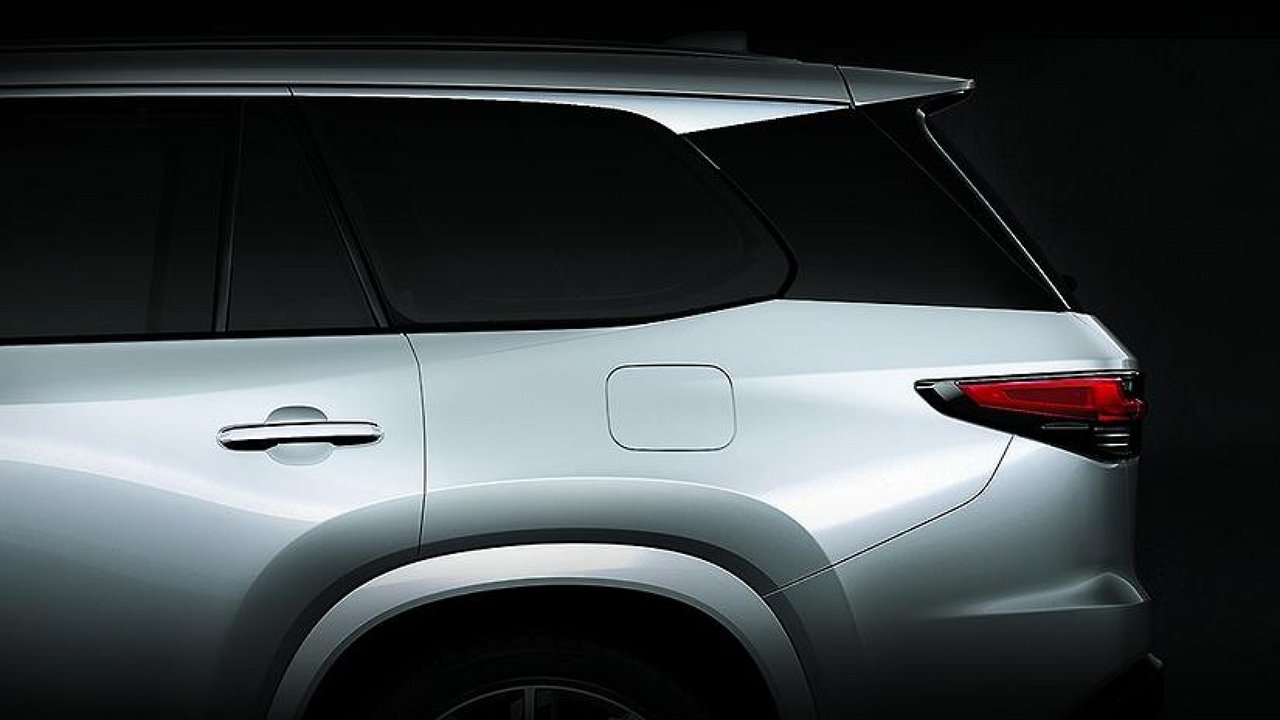 The Japanese have released the new flagship crossover Lexus TX