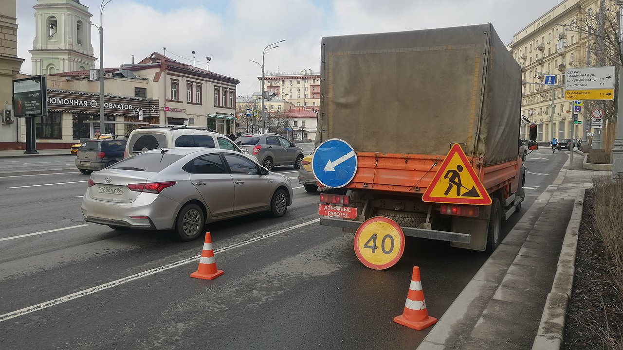The traffic police do not check, but establish: who pays in the event of an accident due to a road pit