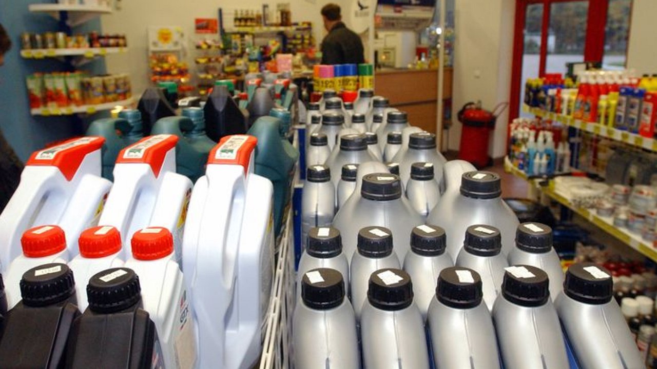 How painless for the engine to switch to another brand of engine oil