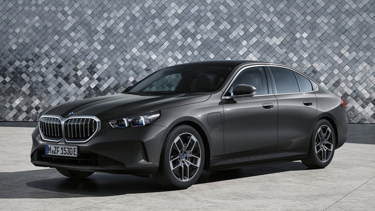 The Bavarians told how the new BMW 5 Series will surprise buyers