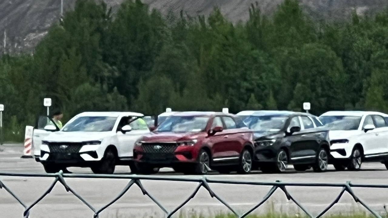 The first crossovers LADA X-Cross 5 went to dealers
