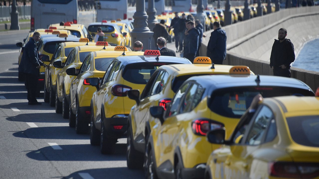 Confessions of professionals: what taxi drivers think of Chinese cars