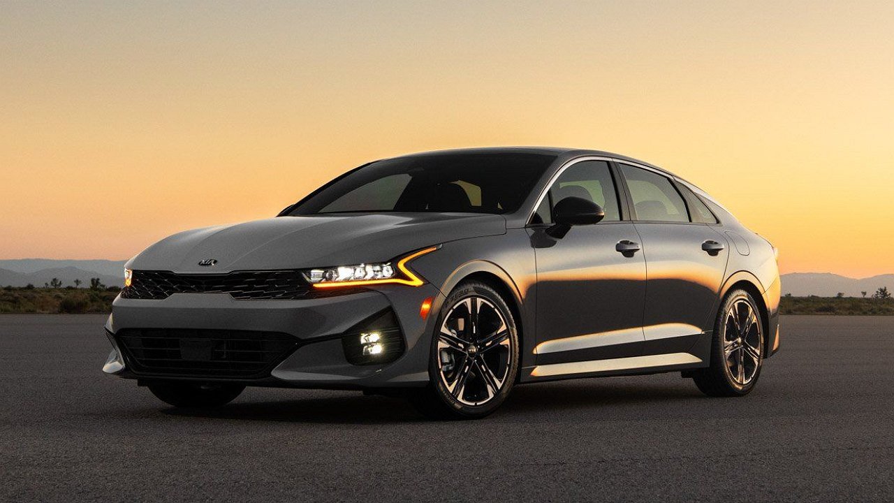 5 prestigious used business class sedans for the price of a new “Chinese”