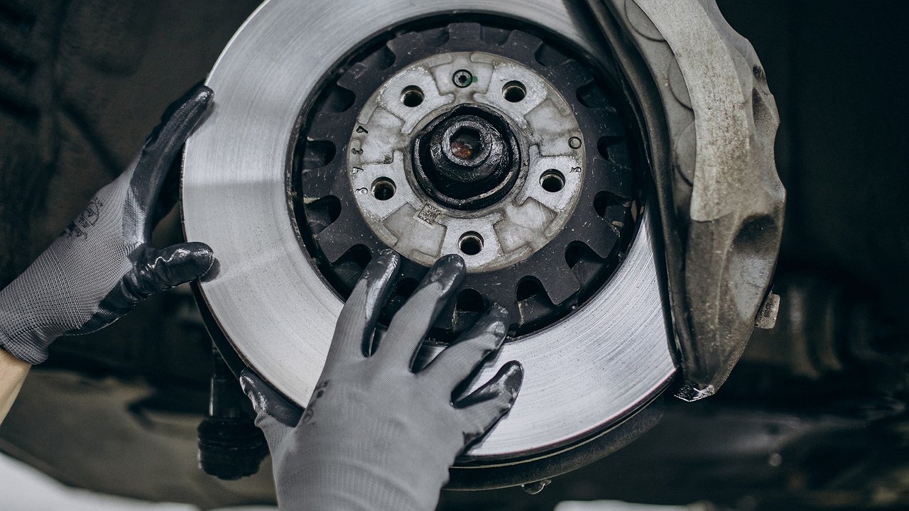 Forgotten element: the non-obvious reason why the brakes in the car can get stuck