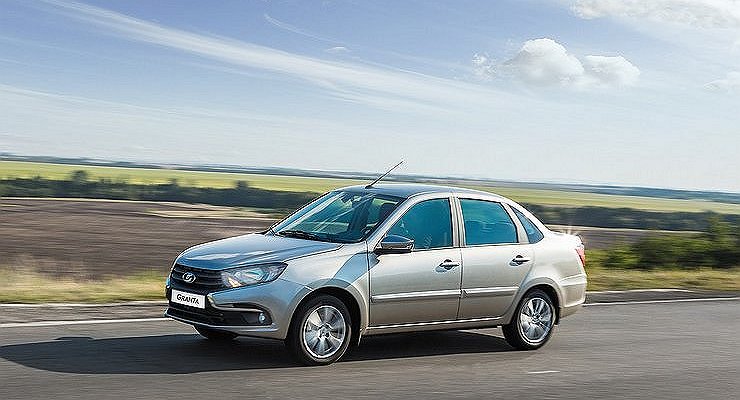 Дорого, не богато: Авторынок России оказался под угрозой немыслимого подорожания 1 gr.jpg.740x400 q85 box 0%2C62%2C740%2C462 crop detail upscale