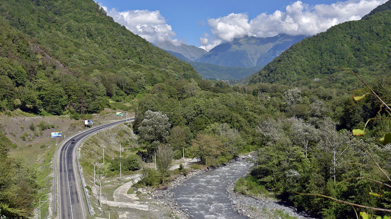 Highway Dzhubga-Sochi: a good road will have to wait a very long time