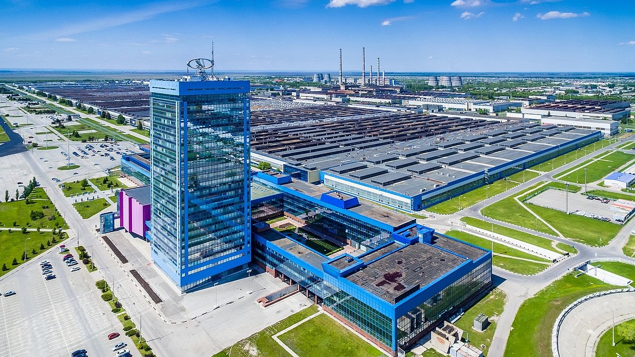 AVTOVAZ announced the entry into the market of LADA Largus with an “automatic”