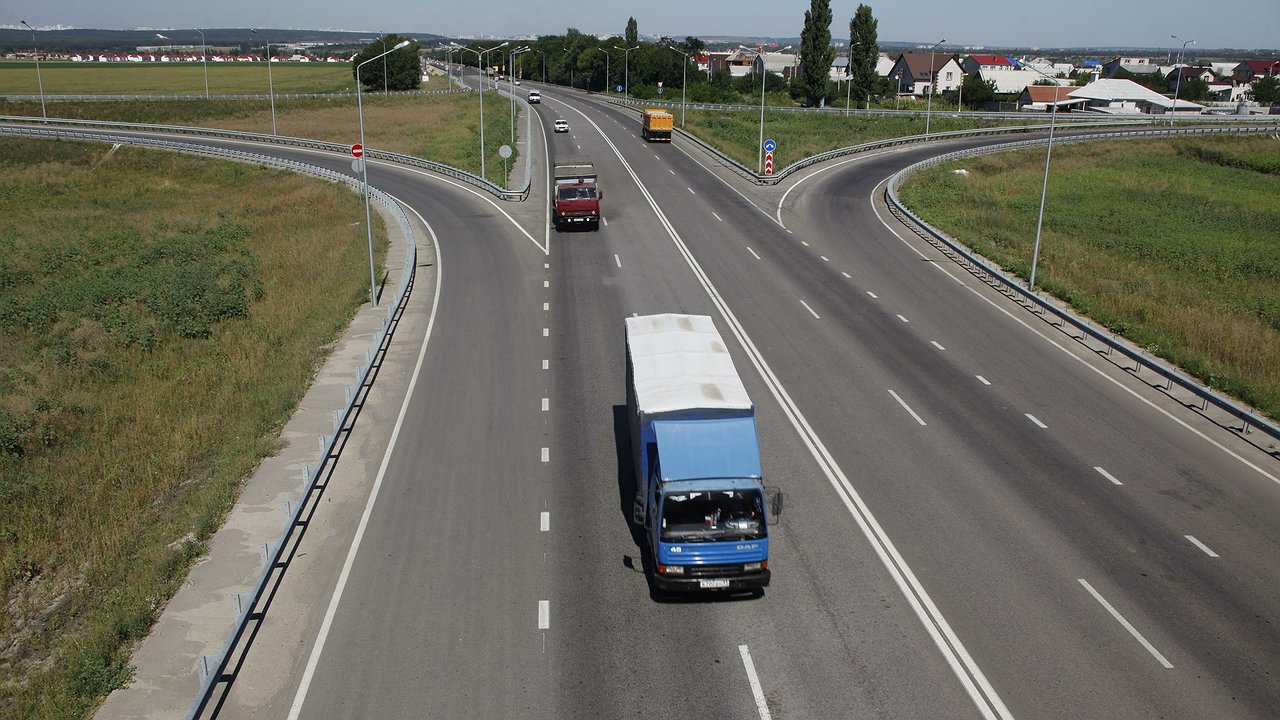 Highway M3 “Ukraine” blocked due to drones flying towards Moscow
