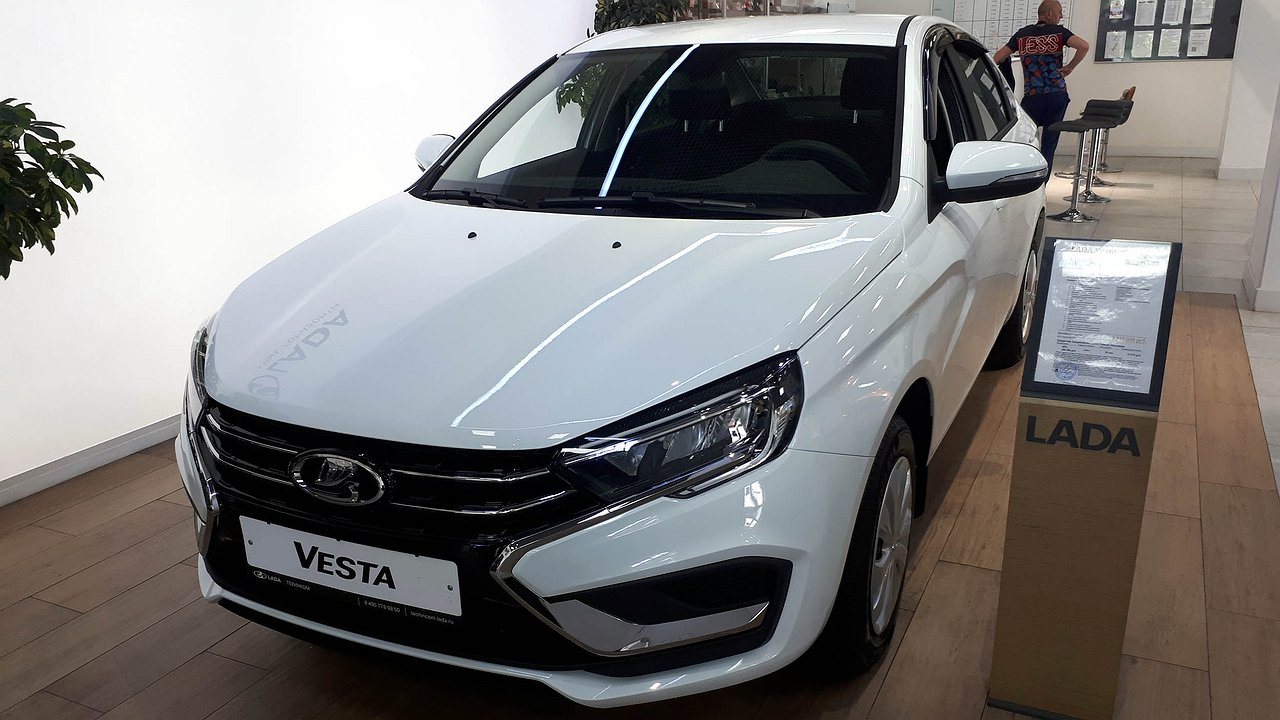 “Promote” a customer: how much it costs to buy a new LADA Vesta today