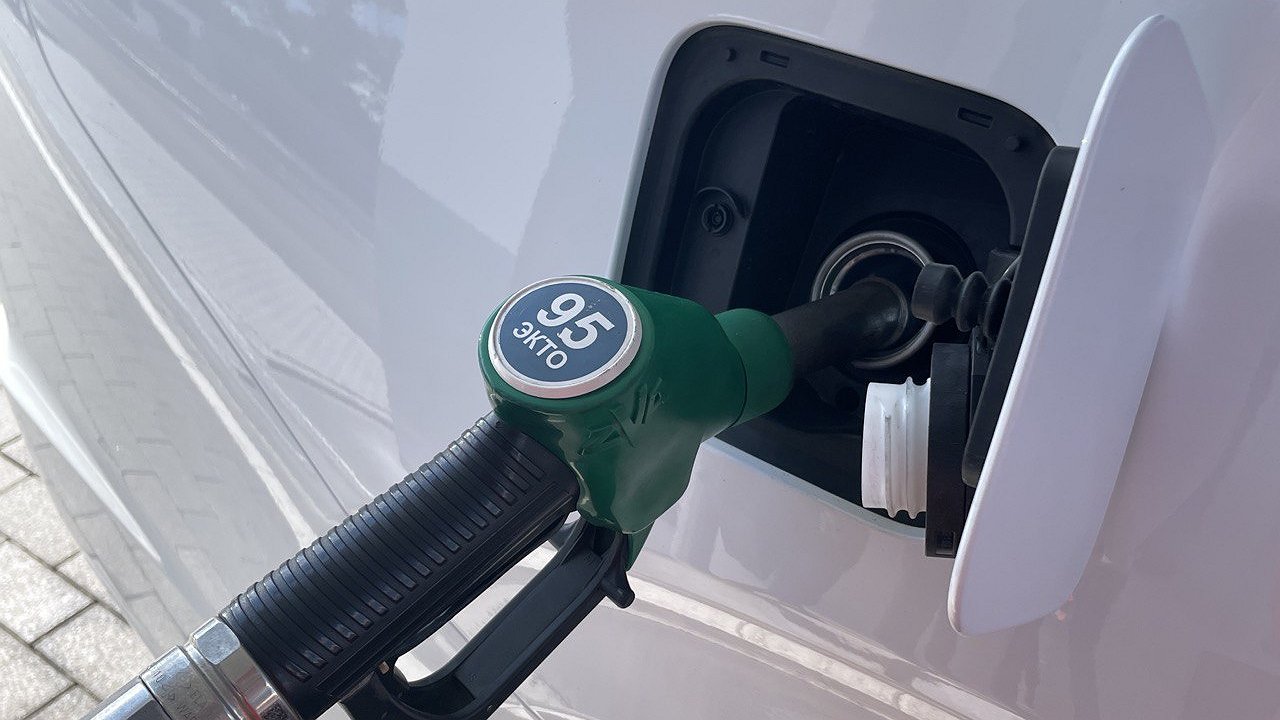 The government was offered to fix fuel costs at gas stations