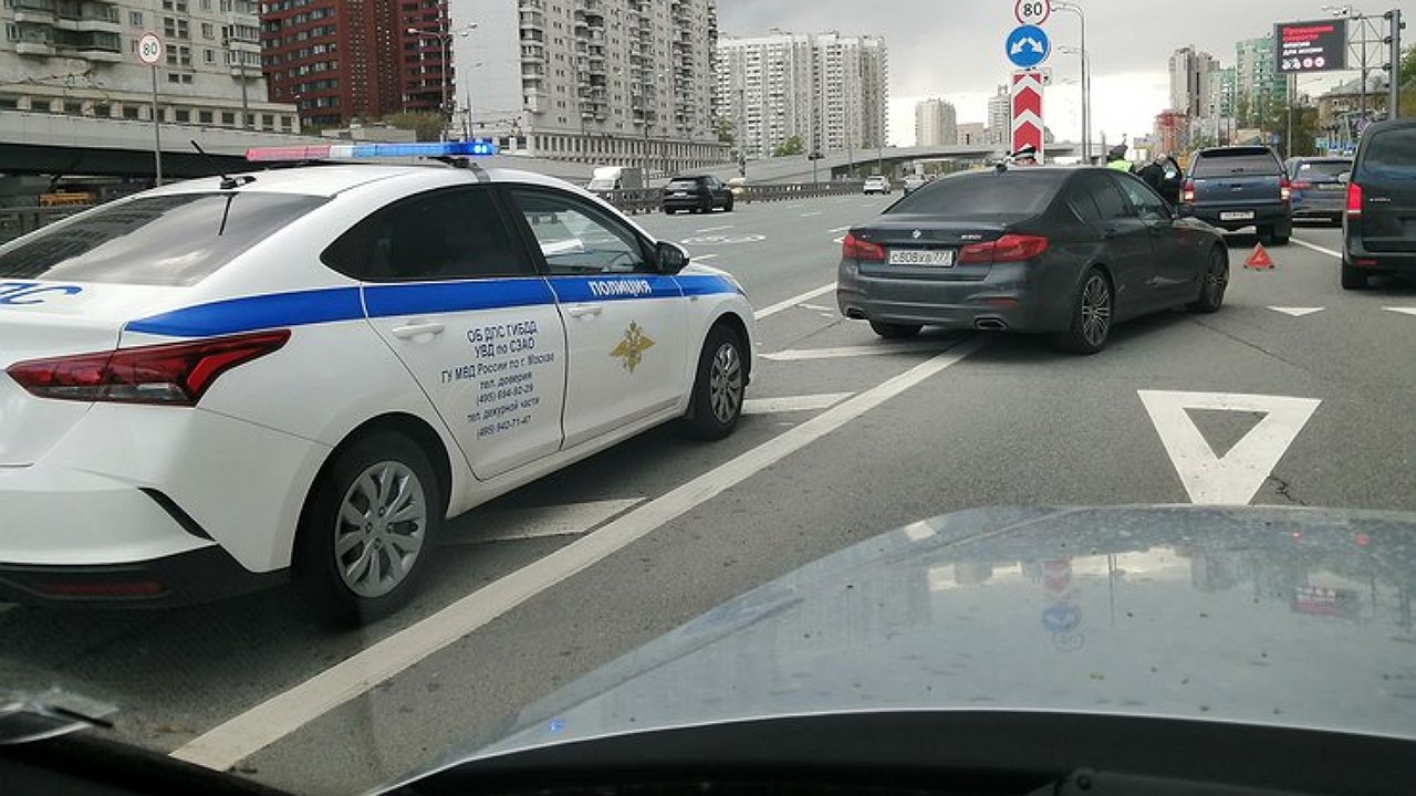 How the traffic police punish motorists for reversing in a car