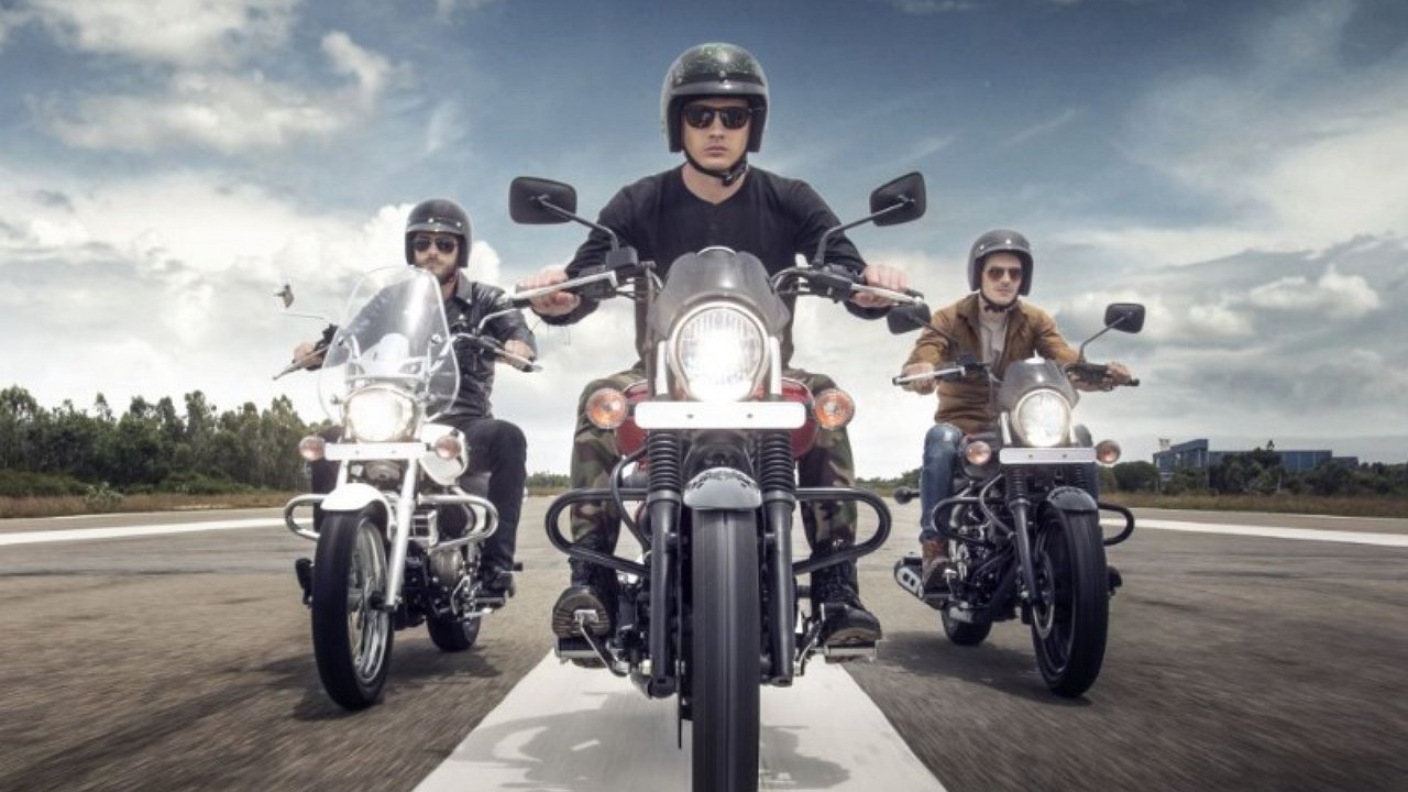 Bajaj organizes a motorcycle party in Moscow