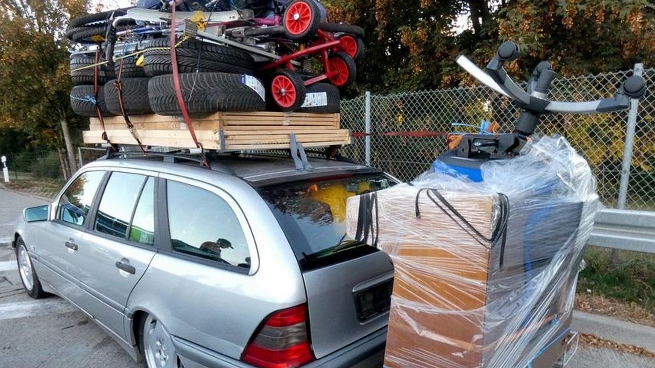 How experienced drivers deal with the consequences of overloading the car