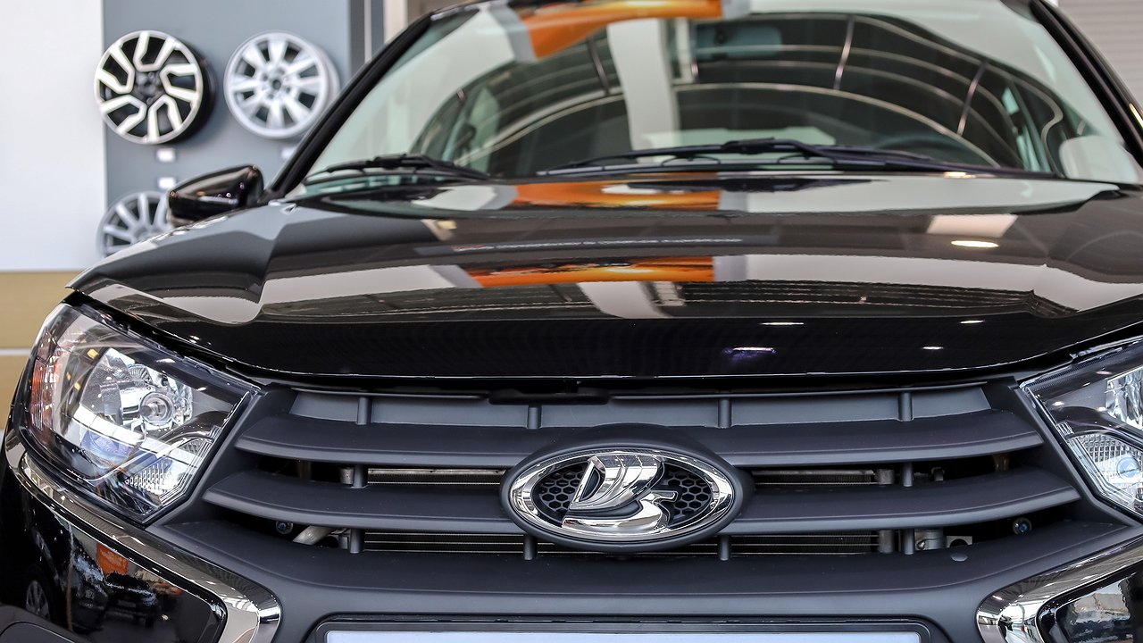 AVTOVAZ will amaze with a new family, the traffic police with terrible fines and another Lefty with a superbike: results of the week