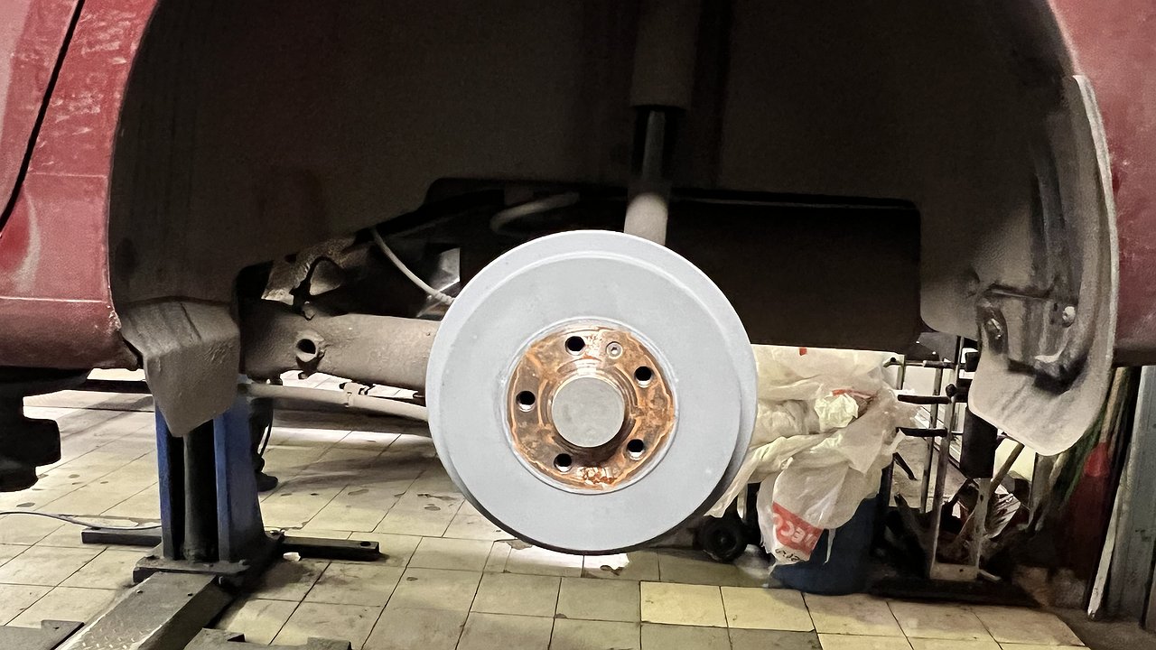 How to painlessly remove a stuck wheel