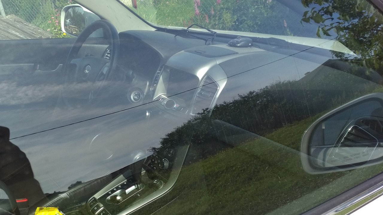 Why side windows scratch when lowered and how to prevent this