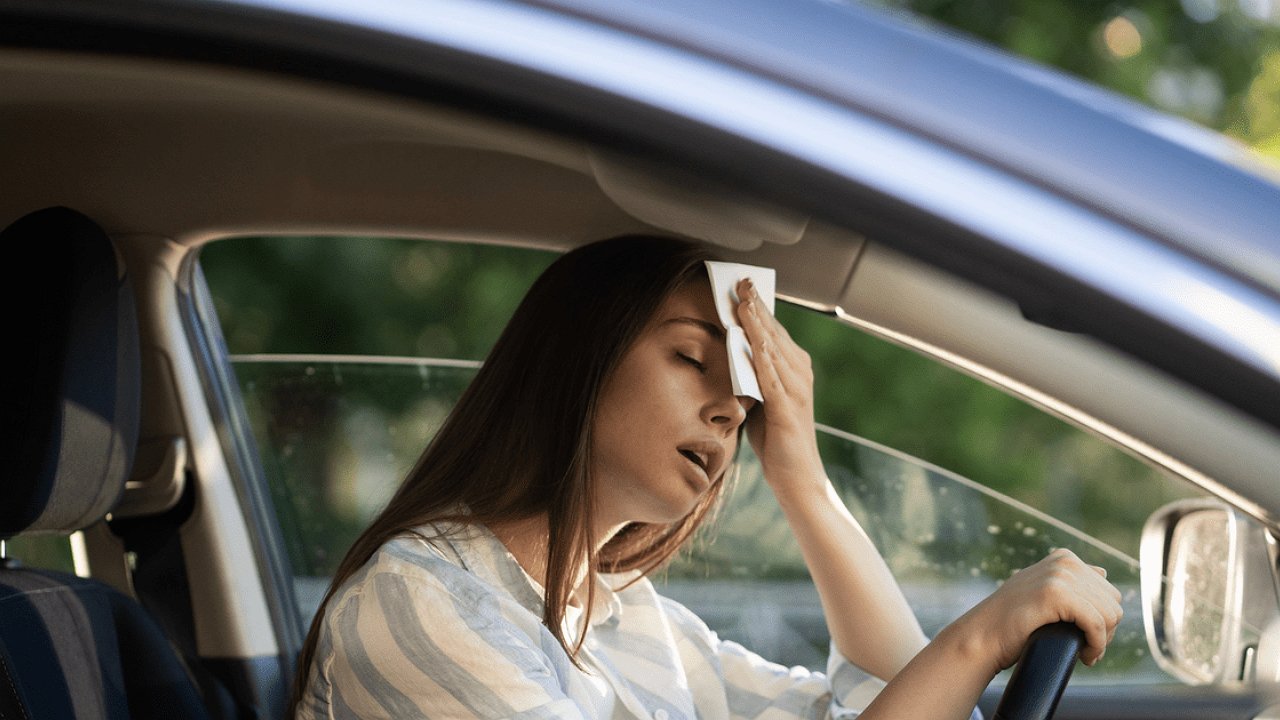 How to cool the car interior without air conditioning and open windows