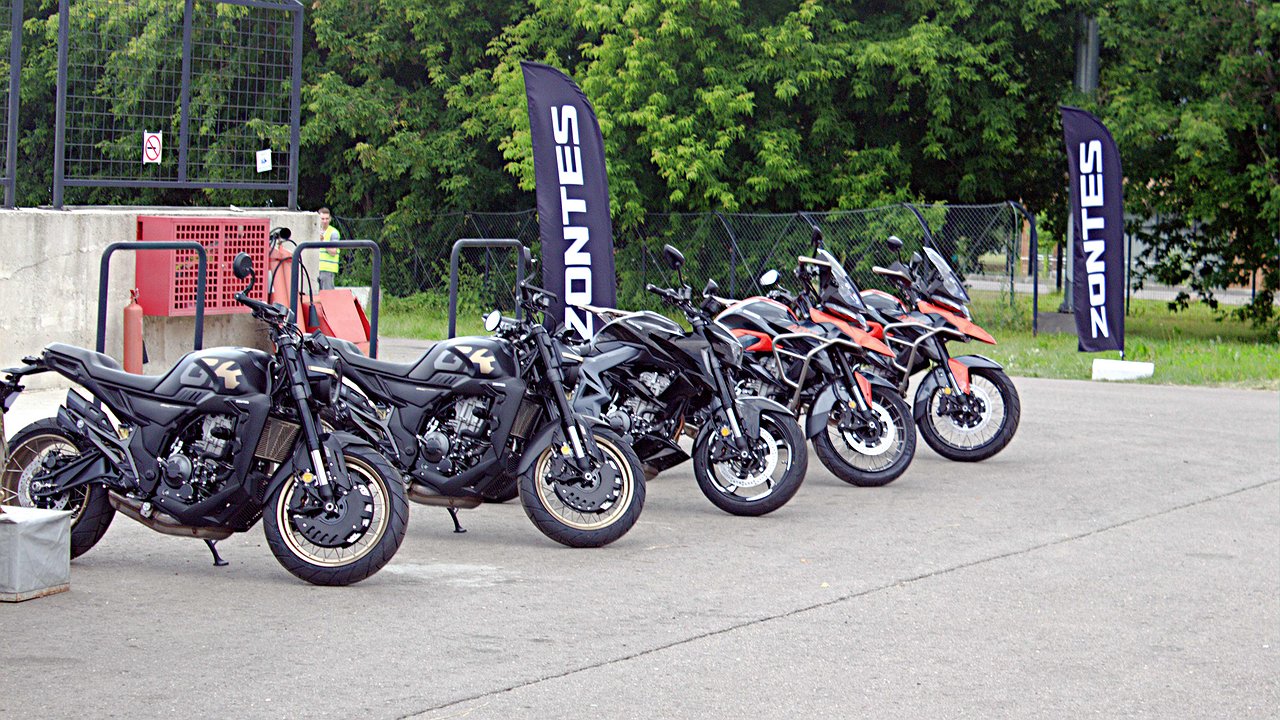 Chinese motorcycles Zontes brand in premium