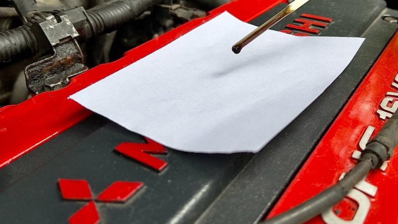 How to check engine oil without laboratories and costs?