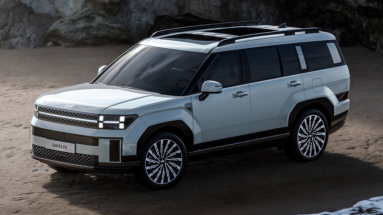 Amazing transformations of the new Hyundai Santa Fe