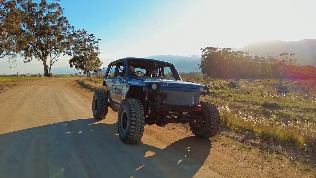 Daring experiment: LADA 4×4 “armed” with a Toyota V8 engine