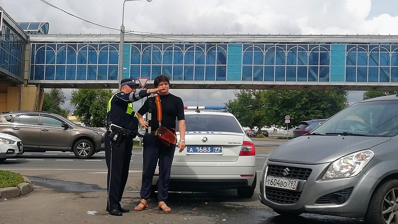 He thanked the “emergency gang”: how are traffic cops punished for this