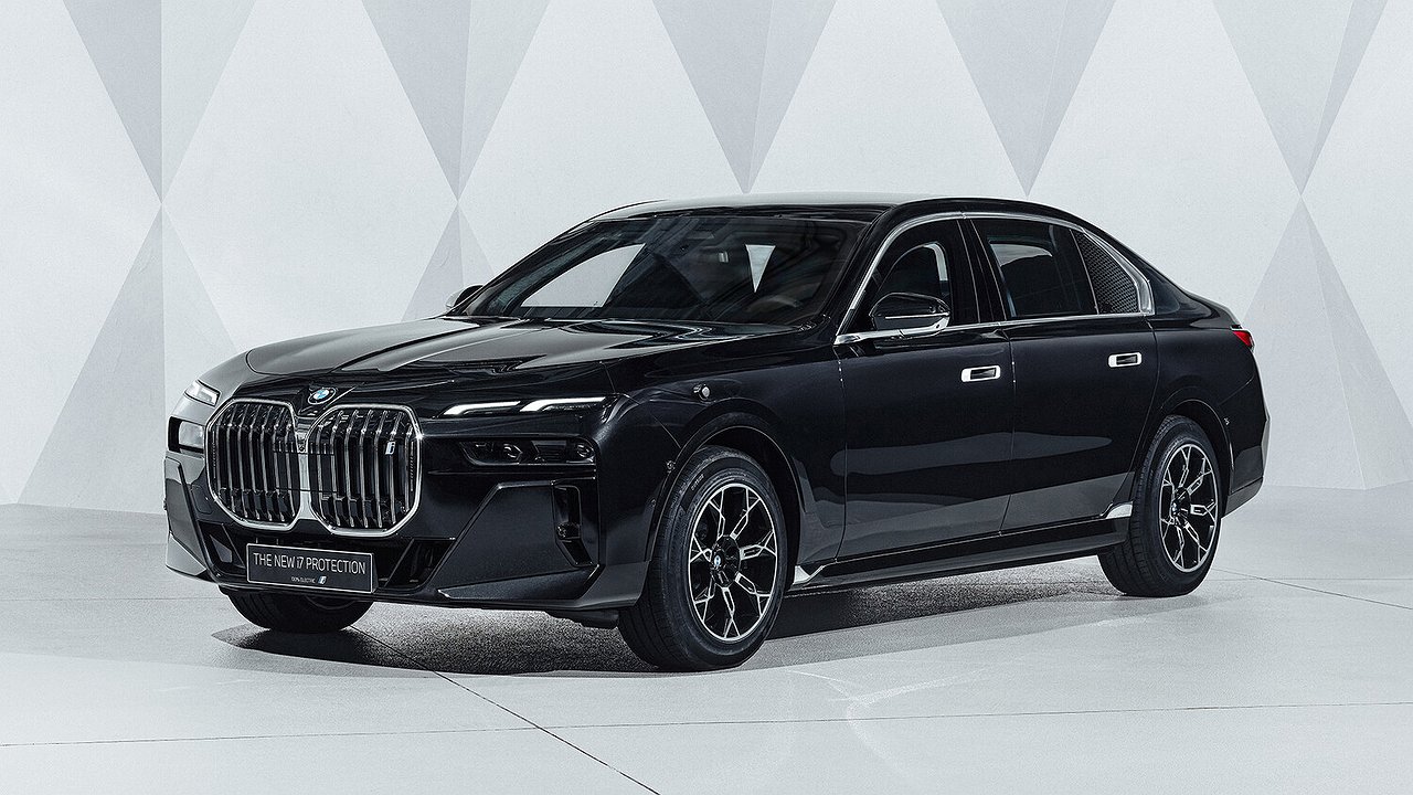 BMW introduced the new 7-series sedan in a “safe” version