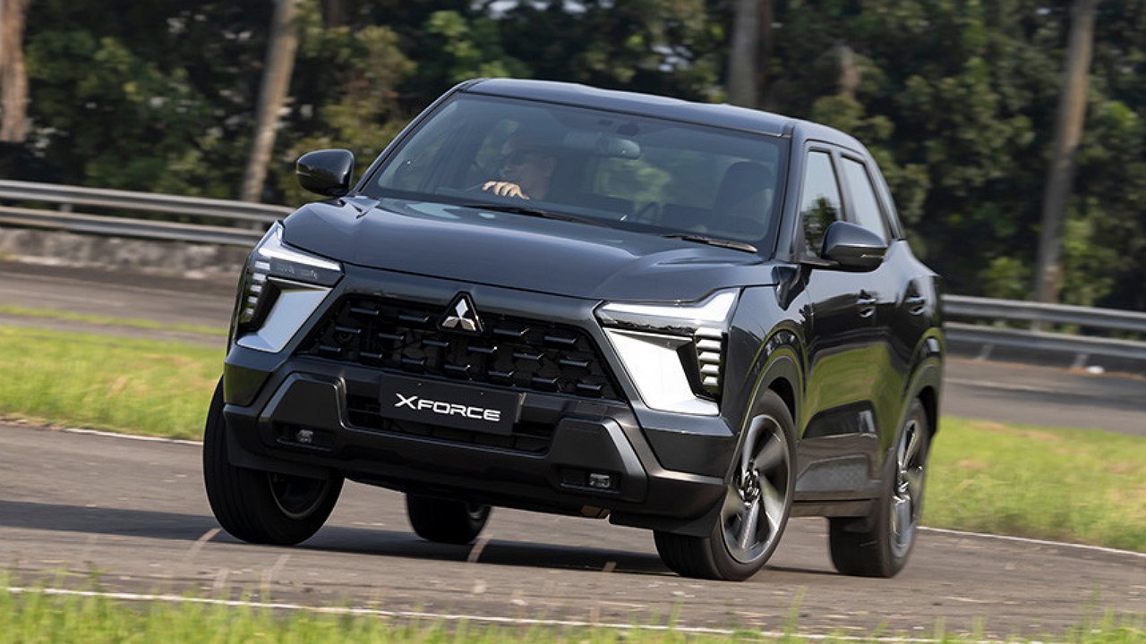 Mitsubishi showed the crossover Xforce, which “eats” the ASX.
