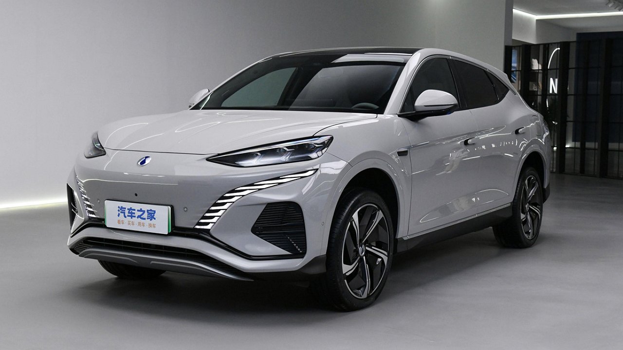 The German-Chinese crossover Denza N7 was brought to Russia