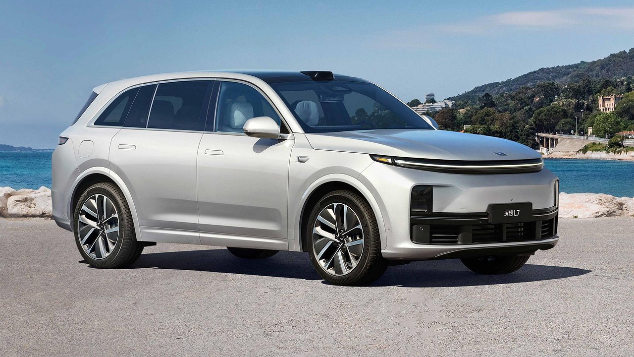 The former Mercedes-Benz office in Russia began selling Chinese crossovers