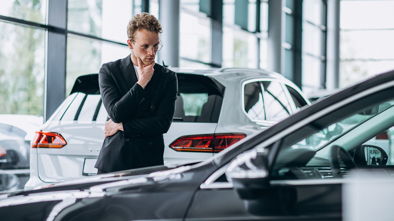 Falling ruble, complicated logistics, salvage: the authorities have nipped the car market in the bud