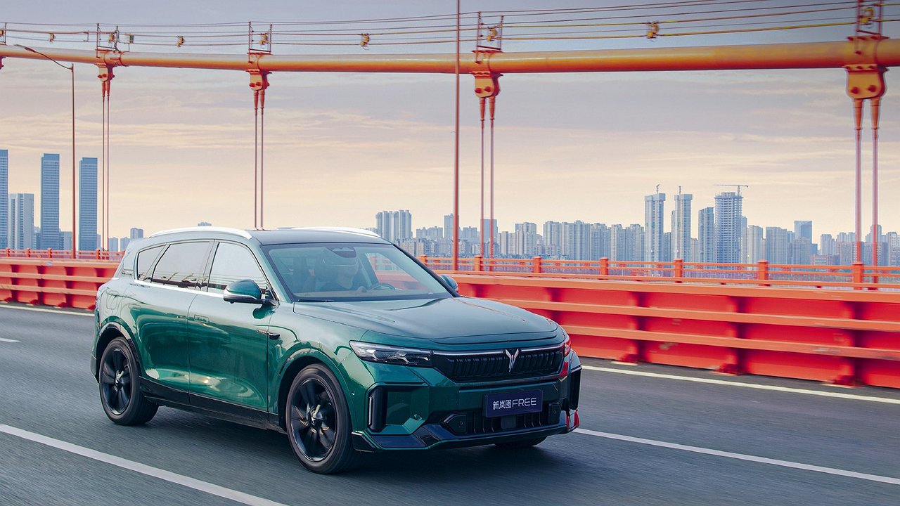 From electric trains to “hybrids”: sales of the restyled crossover Voyah Free have started