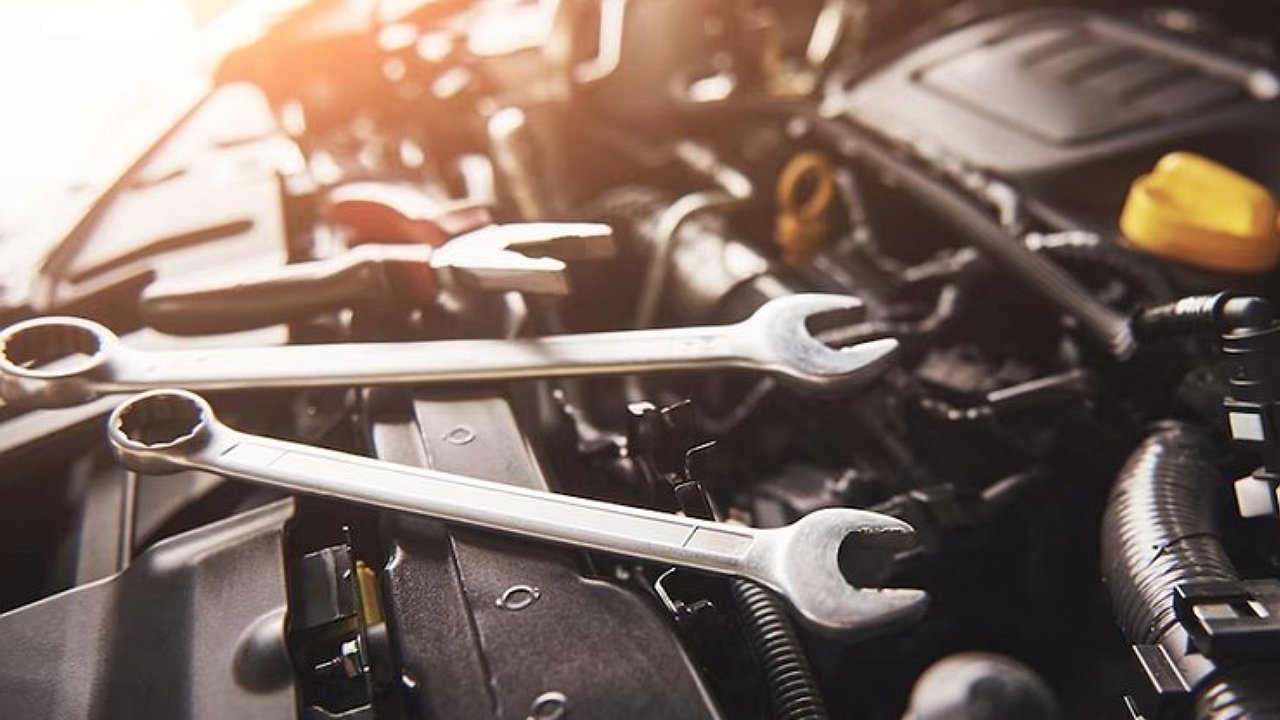 Experts told how many low-quality spare parts and counterfeits are now on the market