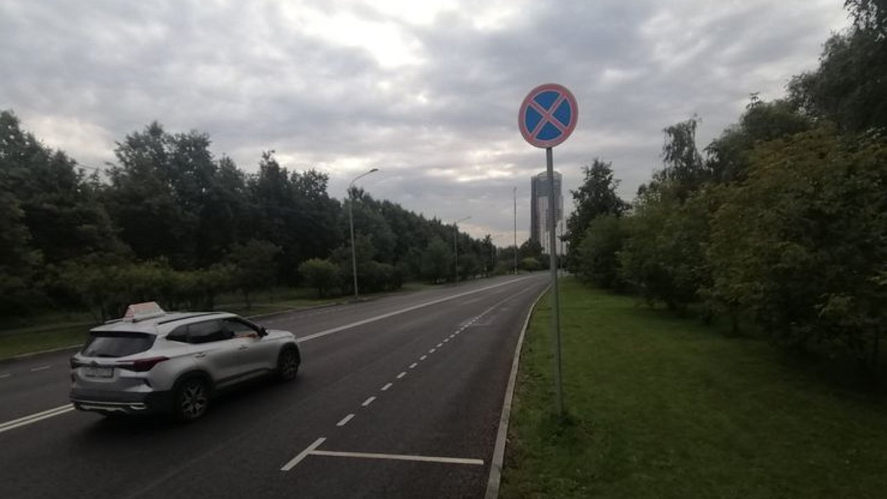 How cars are fined and evacuated for improper parking in the absence of prohibition signs