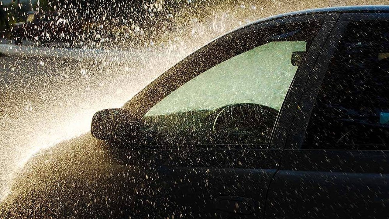 How autumn rains “bred” drivers for a lot of money