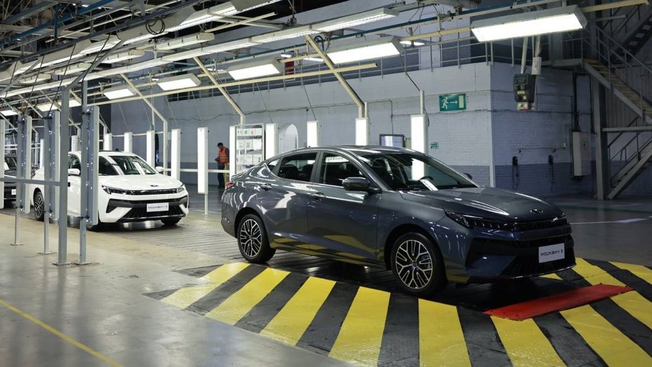 ‘Moskvich’ got a liftback, ‘Chinese’ got new brands and sloppy drivers got legal protection: results of the week