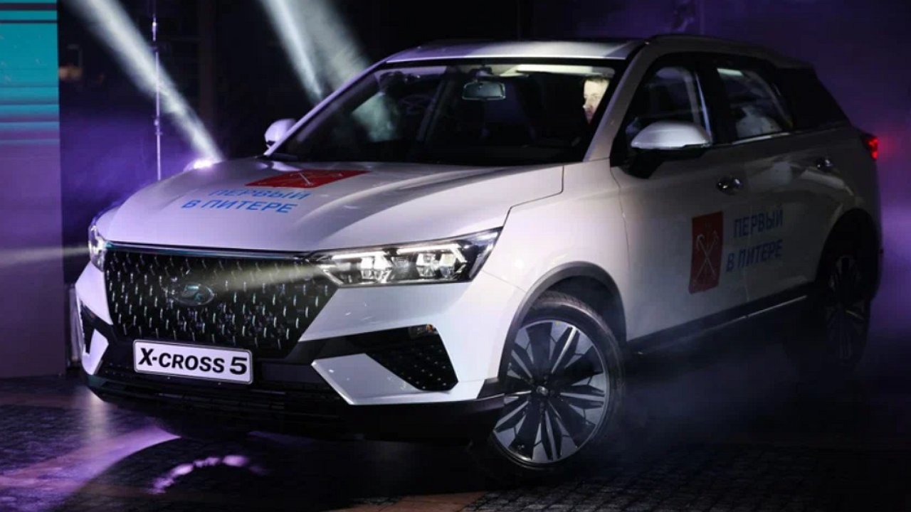 When will the LADA X-Cross 5 crossover finally go on sale?