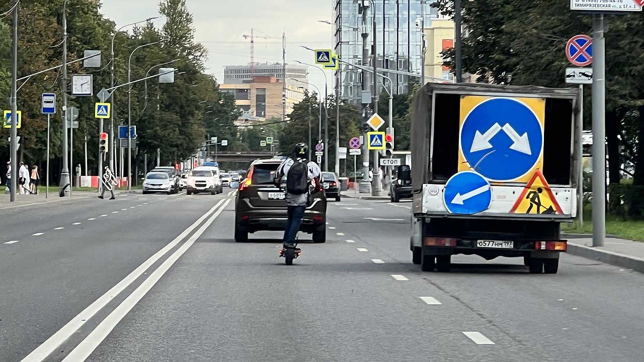 The lack of action from the authorities is causing an increase in the number of accidents involving electric scooters