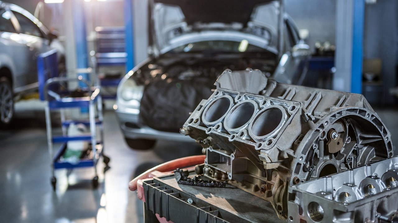 Why experienced drivers never confuse bolts and fasteners of complex components