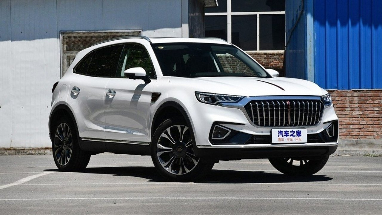 The premium crossover Hongqi HS5 was assembled in Belarus
