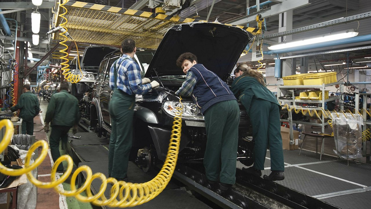 Will setbacks help: What awaits Russian car factories under US sanctions?