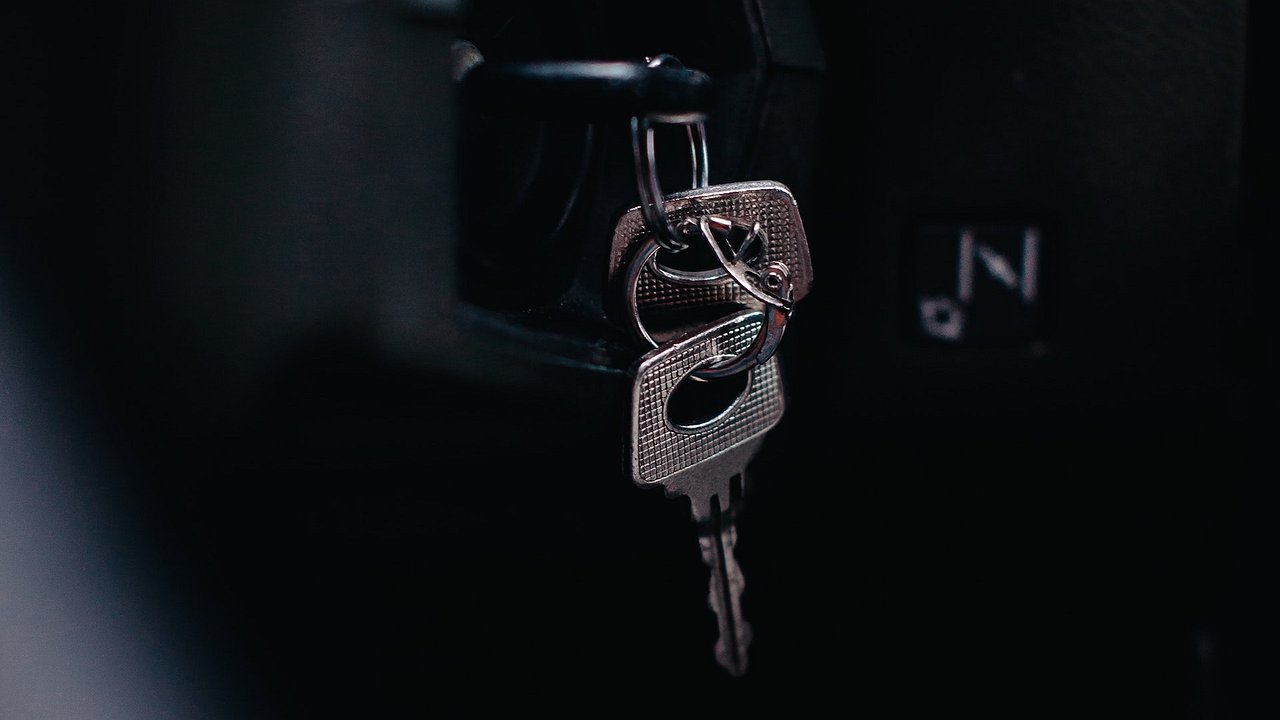 What makes Russians sell their cars?